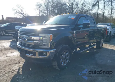 2019 Ford F-250 Lariat z USA, uszkodzony, nr VIN 1FT7W2BT5KEC76163
